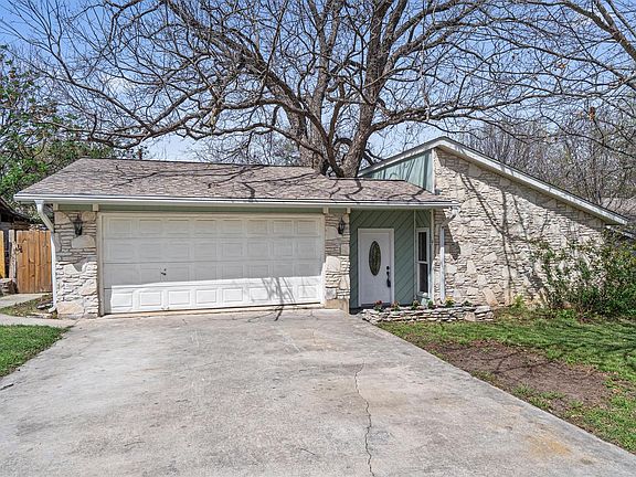 2nd image of 405 Oat Meadow Dr