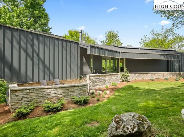 268 E Rocky Top Trail, Seven Devils, NC 28604