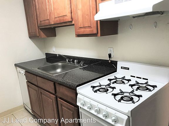 4th image of 363 Spahr St #1