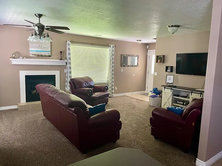 561 E Purple Lilac Ln — Photo 5