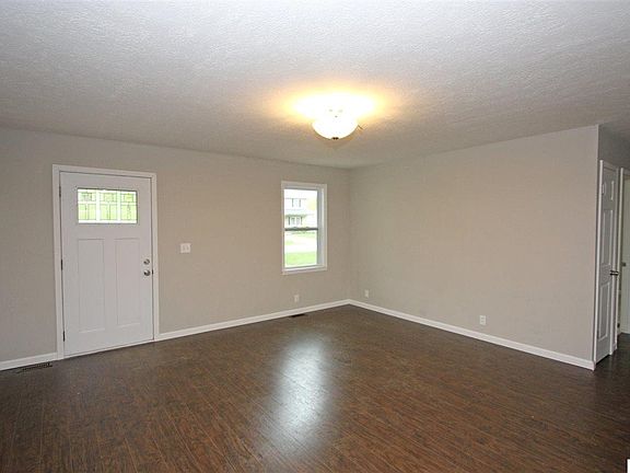 2nd image of 205 Lakeview Heights Dr
