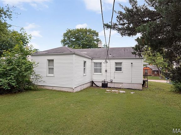 4th image of 2049 Coleridge Dr