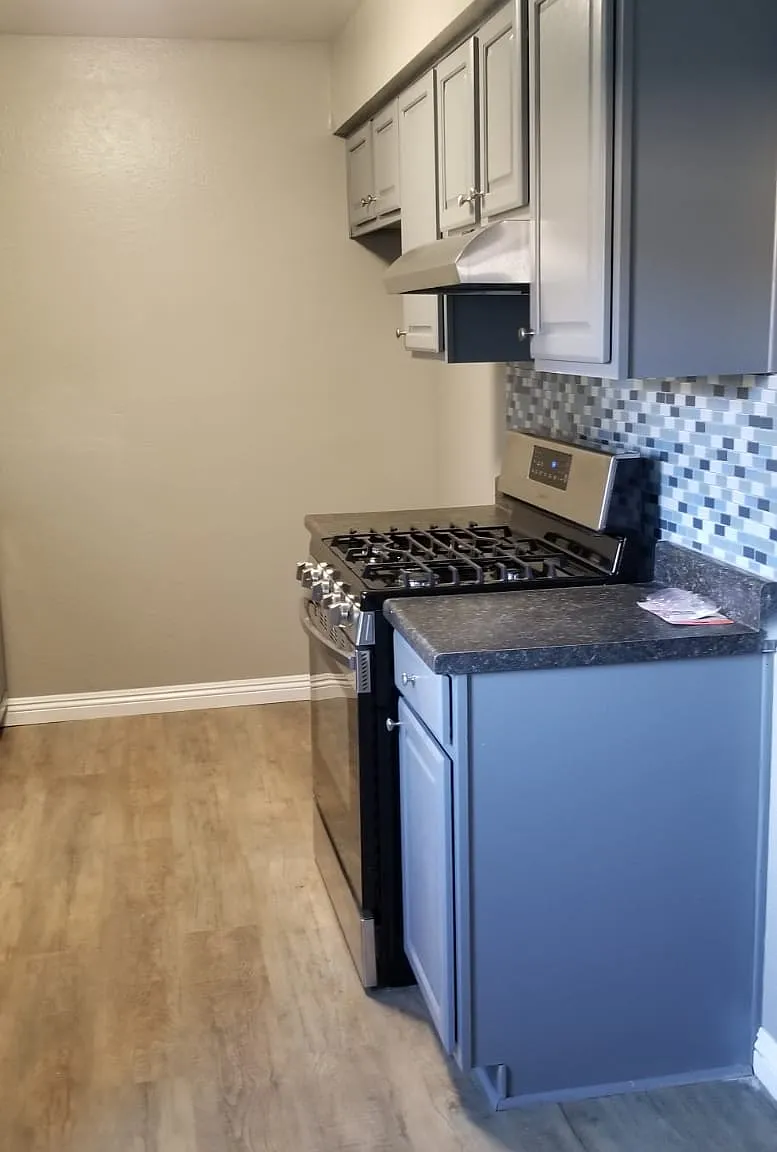 2 bed, 1.5 bath, 1086 sqft, $1,900 — Photo 2