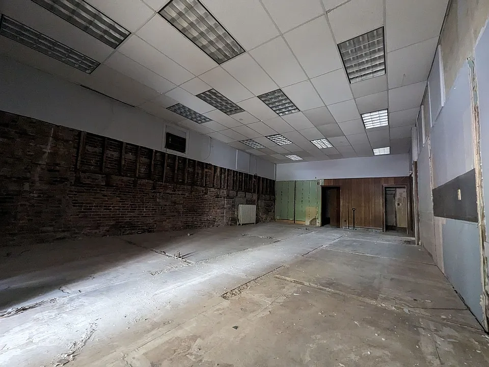 Building Photo 3