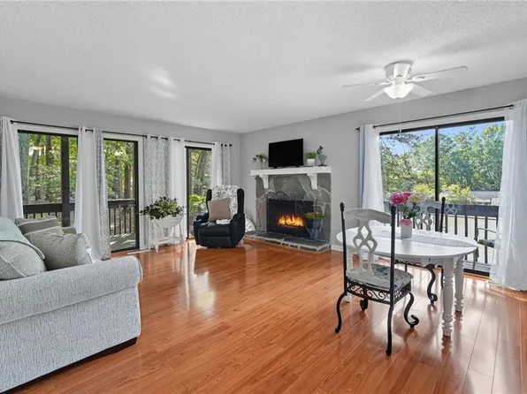 2402 Fairway Oaks, Waleska, GA 30183