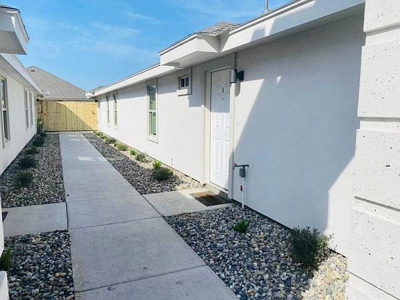 3rd image of 1425 Alta Vista Dr #1