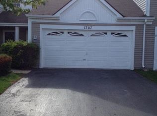 1707 Spaulding Rd, Bartlett, IL 60103