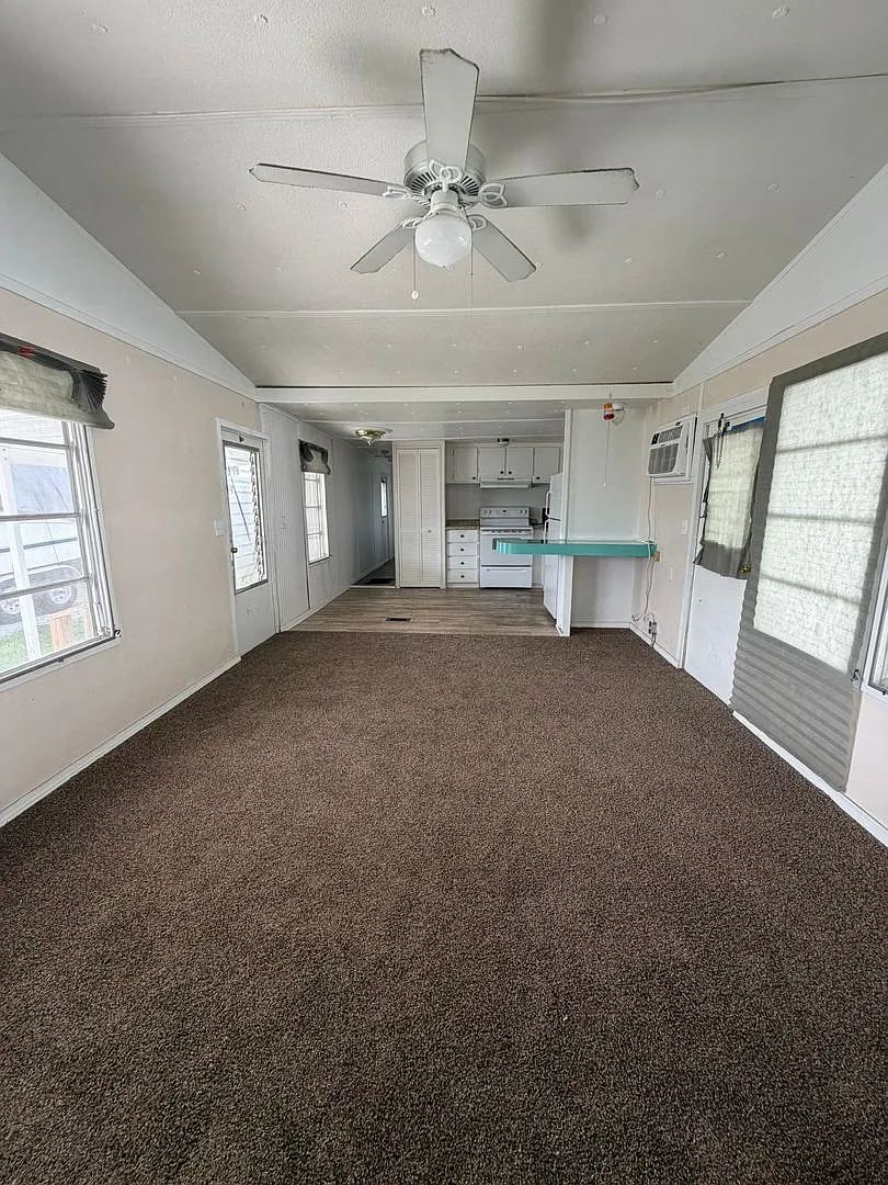 248 Flame Ln — Photo 4