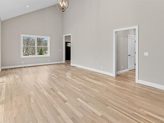 4th image of 170 Brimstone Road