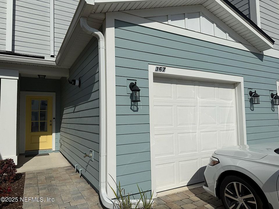 1st image of 367 Brandon Lake Dr