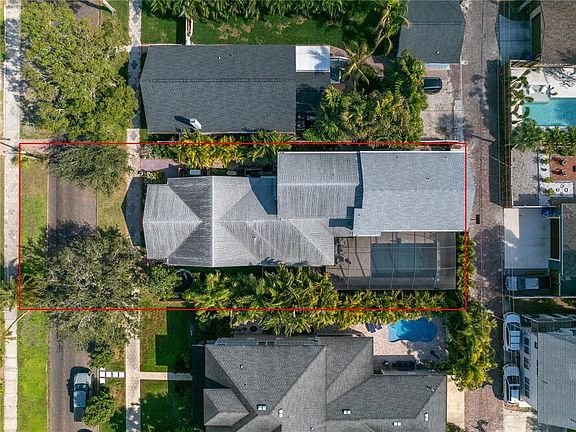 2nd image of 436 12TH AVENUE NE
