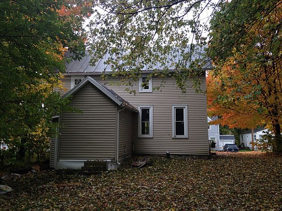 2nd image of 382 Henry St