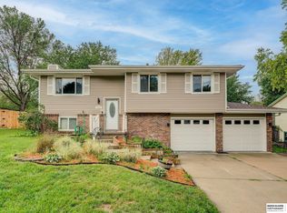 4231 Bingham Ln, Lincoln, NE 68516