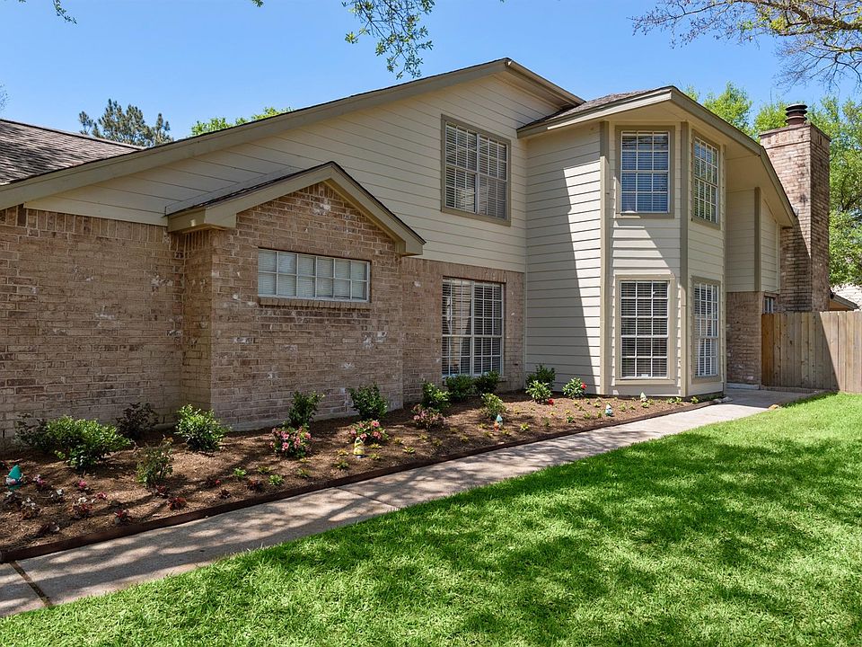 1st image of 8451 Greenleaf Lake Dr