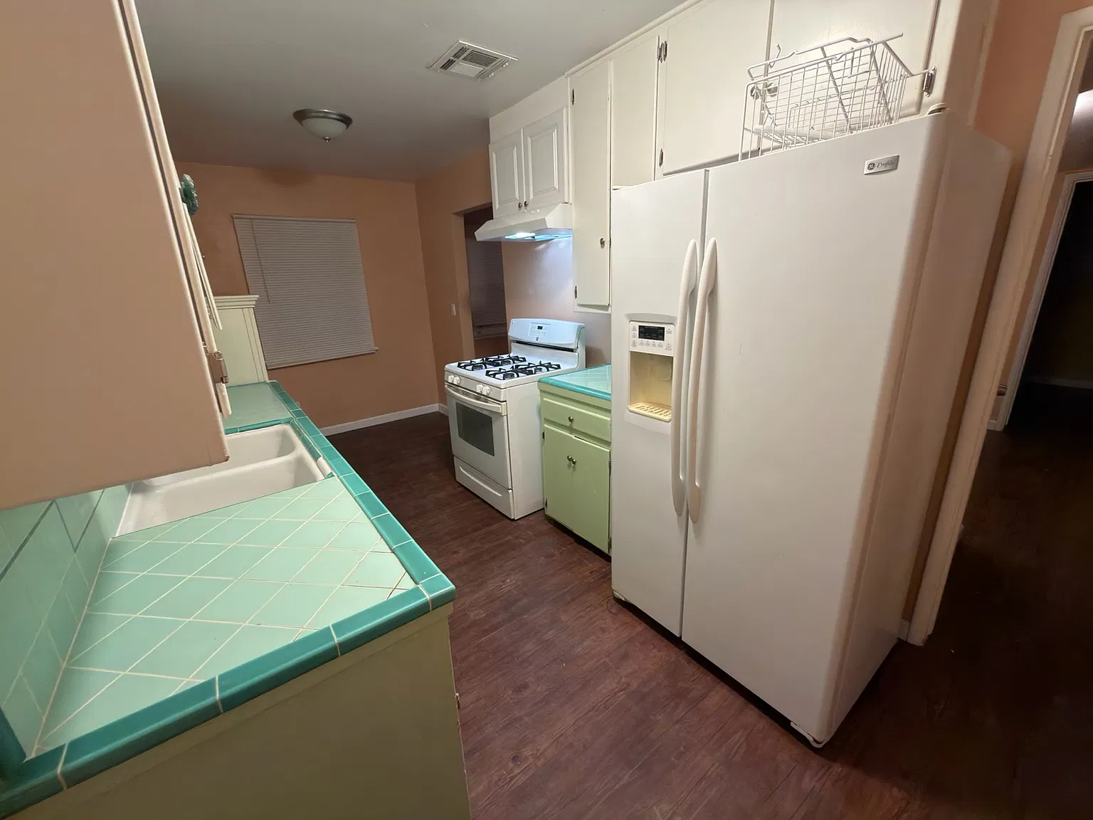 2 bed, 944 sqft, $1,650 — Photo 3