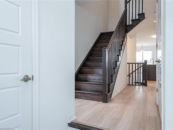 3rd image of 112 Forestwalk St