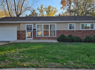 850 Derhake Rd, Florissant, MO 63033