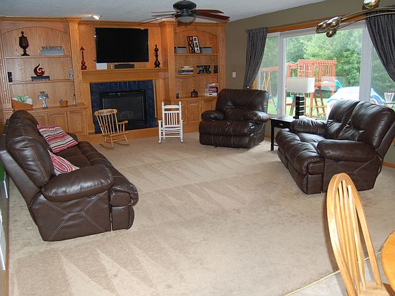 Spacious Family Room 
