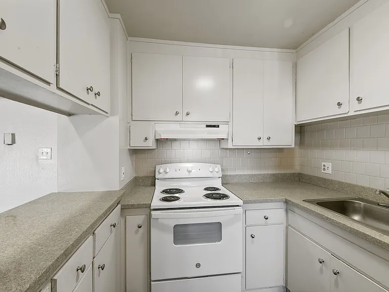 Marina Haven Apartments — Photo 18