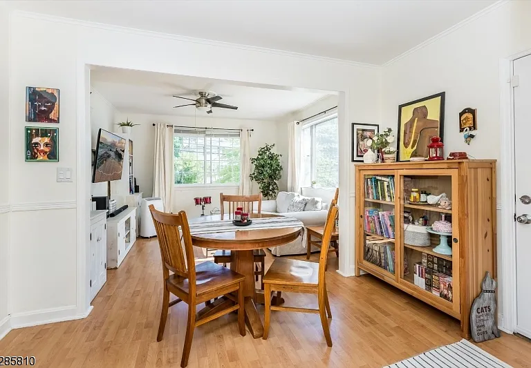 33 Linden Ave — Photo 8
