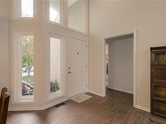 4th image of 12218 Grant Ln