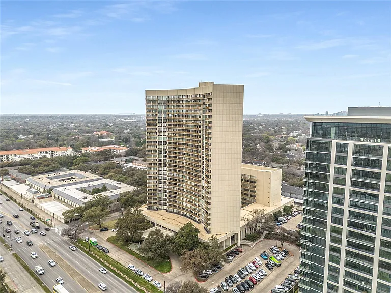 6211 W Northwest Hwy #400 — Photo 30