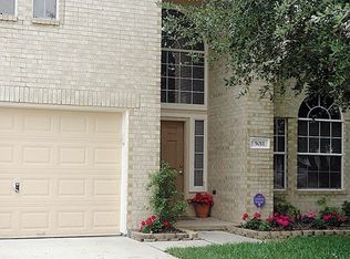 5011 Chase Stone Dr, Bacliff, TX 77518