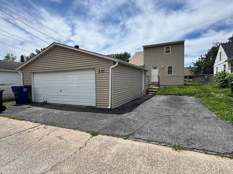 301 S Thornwood Ave — Photo 12