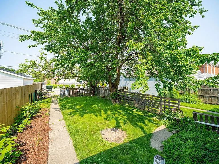 755 Wager St — Photo 28