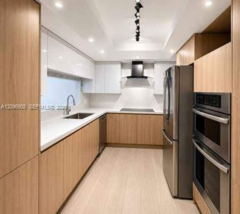 1st image of 520 Brickell Key Dr #Cu-a1205