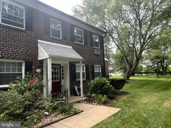 4701 Pennell Rd APT J9, Aston, PA 19014