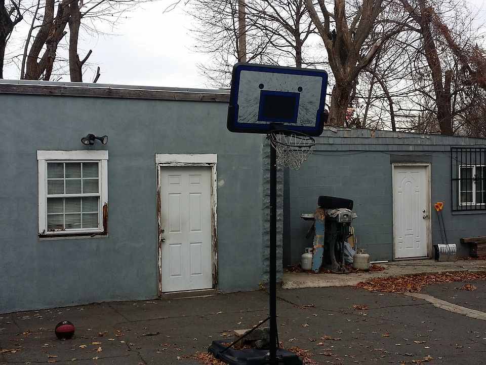 2nd image of 25 W Selden St