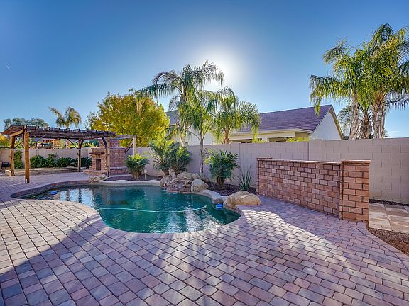 3rd image of 2393 E Winged Foot Dr