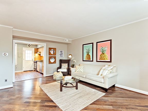 2nd image of 1600 S Barton St APT 752