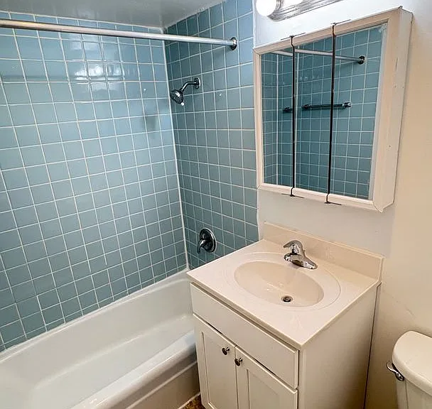 2242 Burr Oak Ave — Photo 4