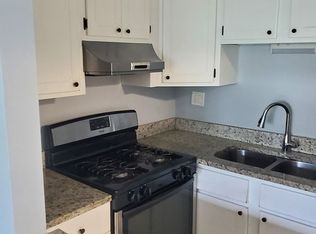 390 Executive Dr APT 302, Carol Stream, IL 60188