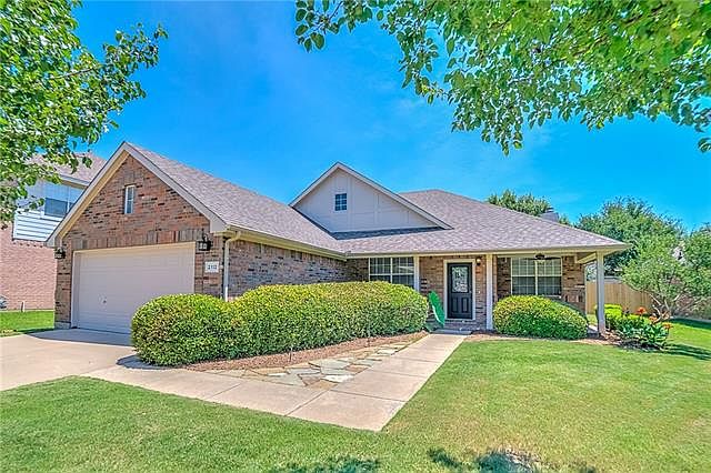 1st image of 2112 Crestwood Trl