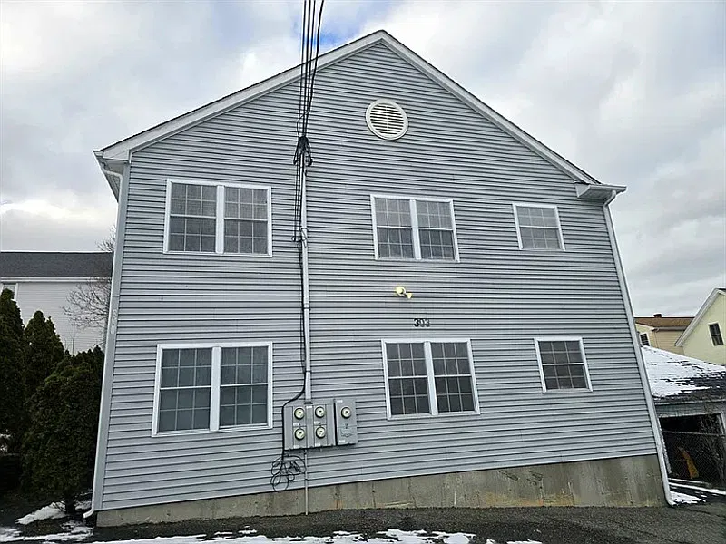 2 bed, 1.0 bath, 704 sqft, $1,406 — Photo 3