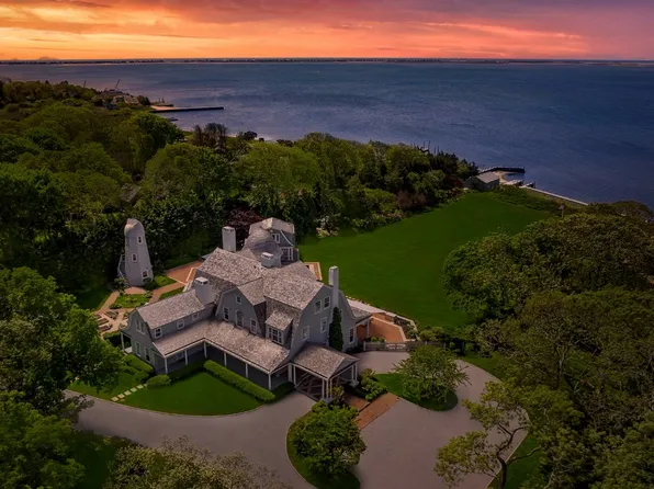 74 Cedar Ln, Remsenburg, NY 11960