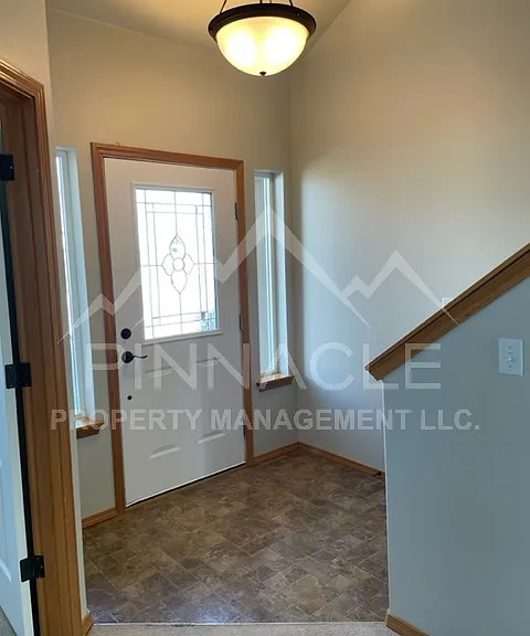 1808 W Clearview Dr — Photo 2