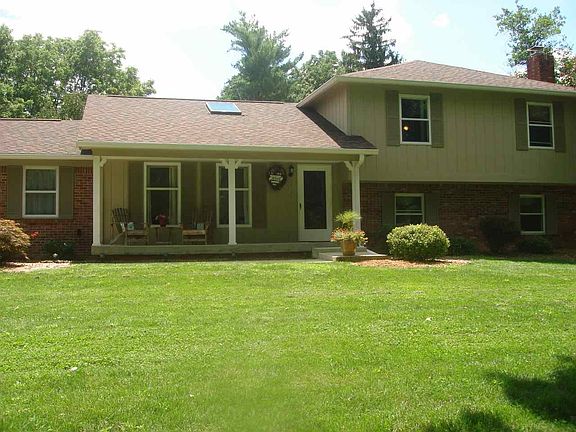 2nd image of 3011 Greenhills Dr