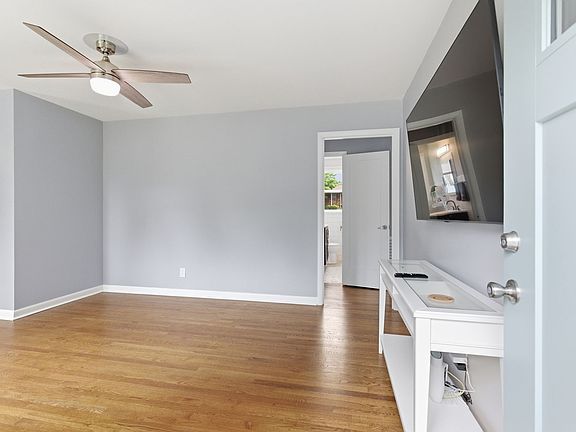 4th image of 353 Melpar Dr