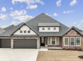 1421 Paragon St, Centerton, AR 72719