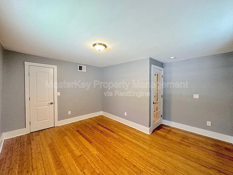 212 S State St — Photo 7