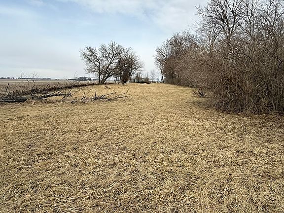 3rd image of 4103 E Oaks Rd