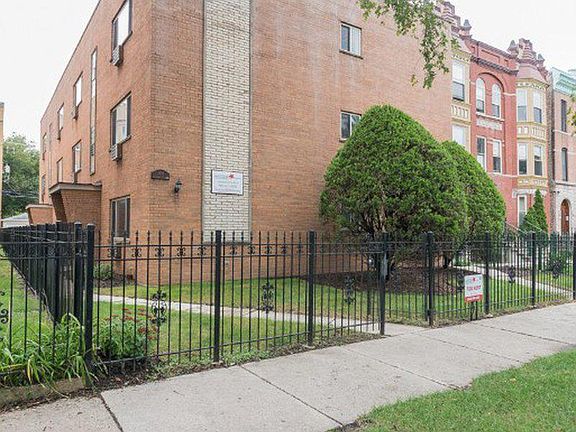 2nd image of 4816 N Paulina St Rear 2D