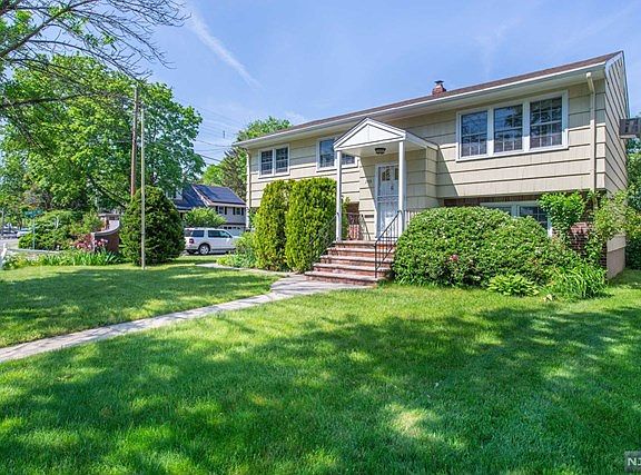 280 W Passaic St Rochelle Park Nj 07662 Zillow