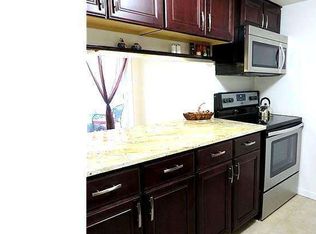 35 W Azalea Ln, Mount Laurel, NJ 08054