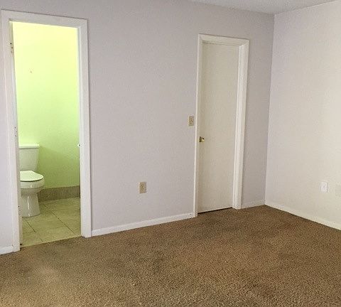 3rd image of 10520 NW 41st St
