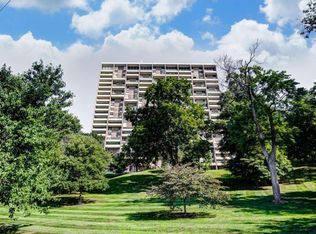 1000 Urlin Ave APT 216, Grandview, OH